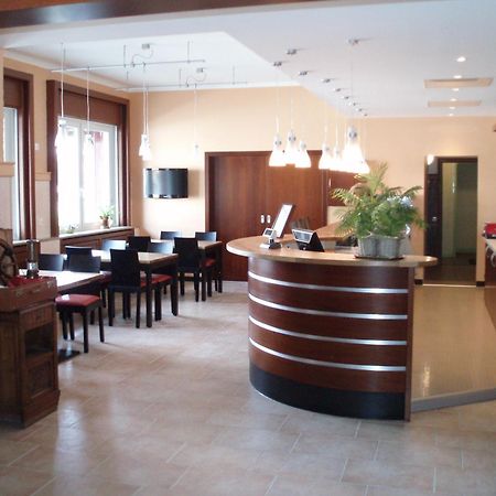 La Table Alsacienne Hotel Farébersviller Exterior foto